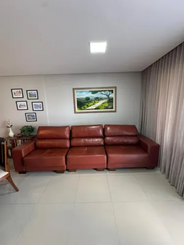 Sofá de Couro Legítimo 3,30m | Reclinável e Retrátil | Oportunidade