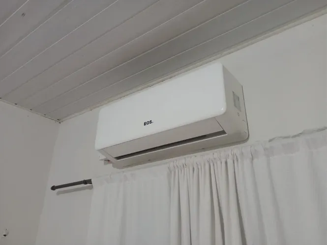 Ar-Condicionado EOS Split Hi-Wall 9.000 BTUs