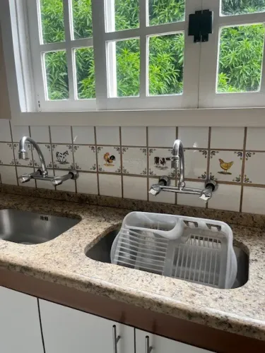 BANCADA DE COZINHA COM PIA DUPLA EM INOX