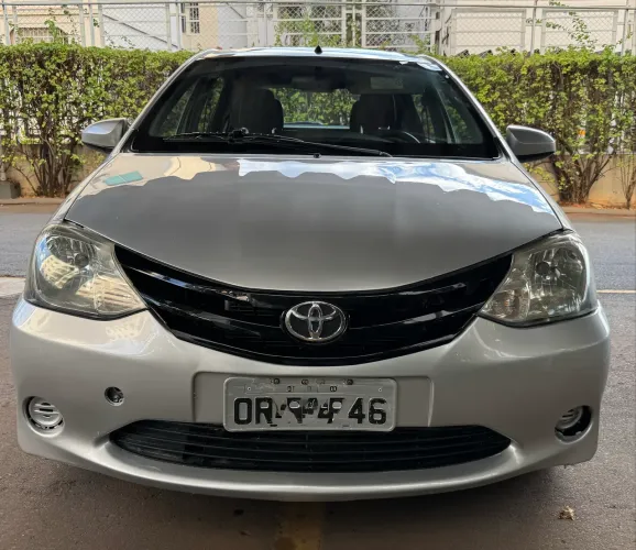 Toyota Etios X 1.3 Flex 16V 5P Mec. 2014