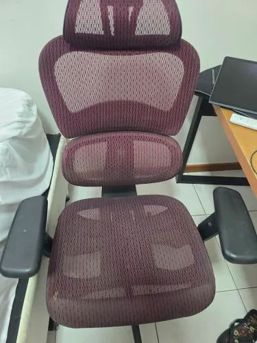 Cadeira de Escritório Ergonômica DT3 Alera+, Até 120Kg, Apoio de Braço 3D, Vermelho
