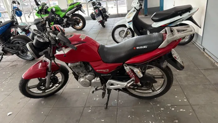 SUZUKI GSR125 1015
