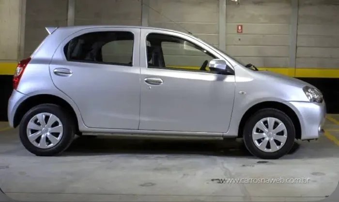 Toyota Etios XS 1.5 Flex 16V 5P Mec. 2014