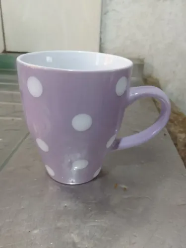 Caneca bolinha branca