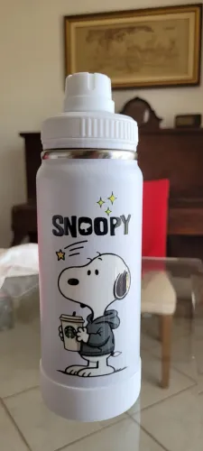 Garrafa d'água com o snoopy