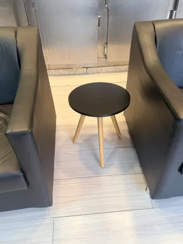 Mesa de canto pé palito