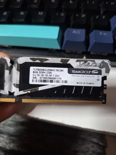 Memoria ram team force 8gb ddr4 3200hz