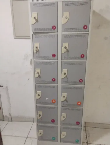 Armarinho de Aço com 12 portas e Chaves