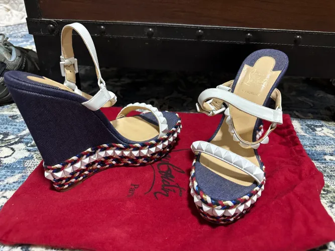 Sandália Anabela Christian Louboutin Cataclou. 37