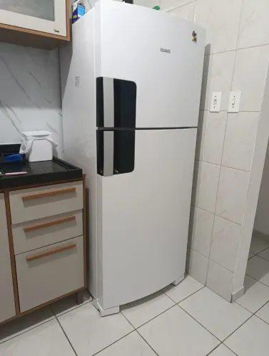 Vendo Geladeira USADA MAS BEM CONSERVADA