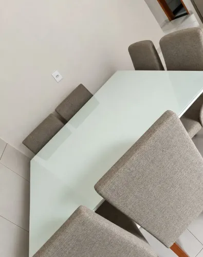 Vendo Mesa de Jantar + 6 cadeiras