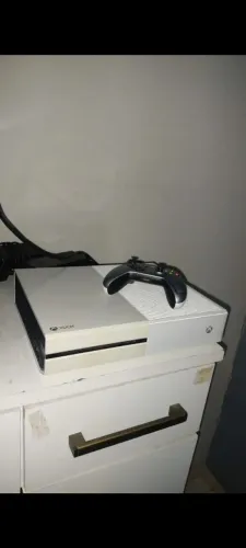 Xbox One (365 gb)