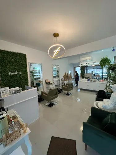 Loja Comercial 108m² ? Av. Domingos de Almeida, Baronesa ? Estacionamento em frente