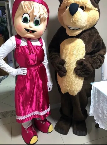 Fantasias masha e urso e galinha