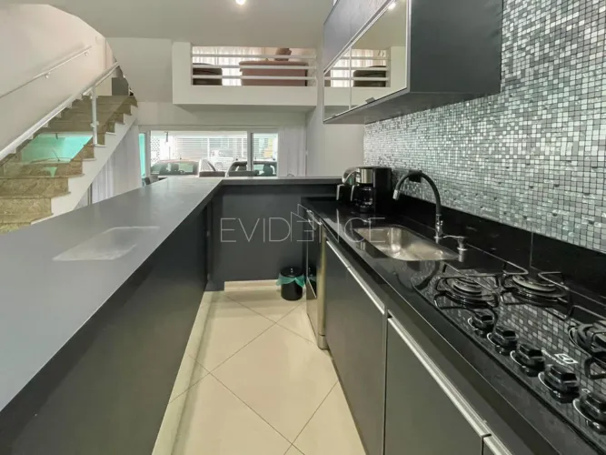 Sobrado à venda no Tatuapé com 300 m² - Mobiliado - Churrasqueira