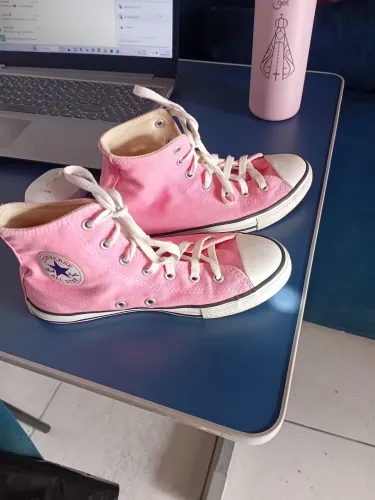 Tênis All Star rosa tamanho 33