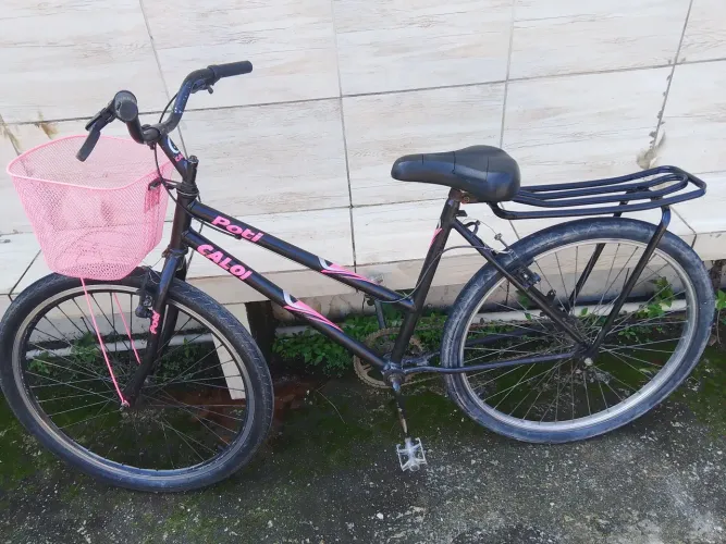 Bicicleta Caloi Poti Aro 26, Preta e rosa