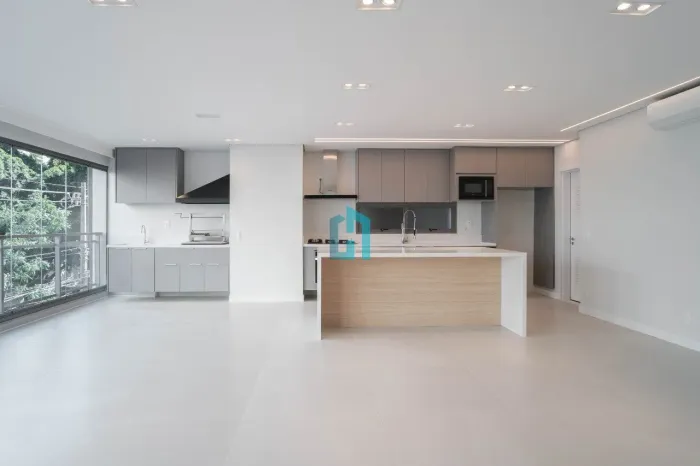 Apartamento novo a venda em Moema com 3 suties e 2 vagas