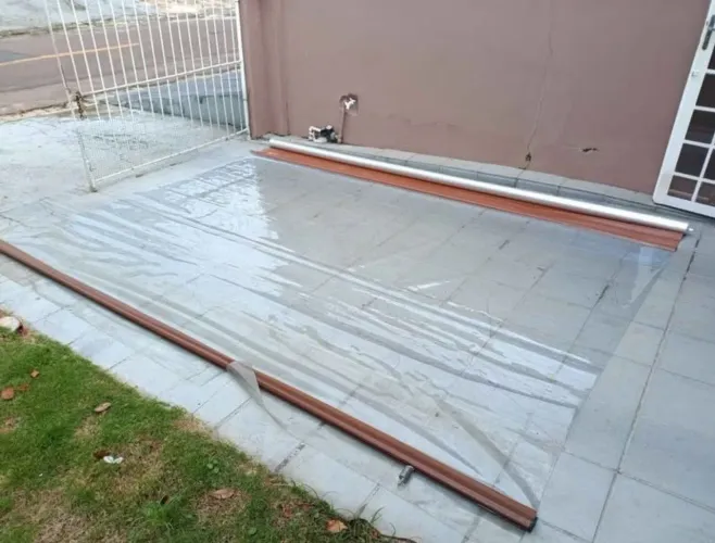 Toldo retrátil