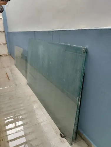 Vende-se Vidro para portas e janelas