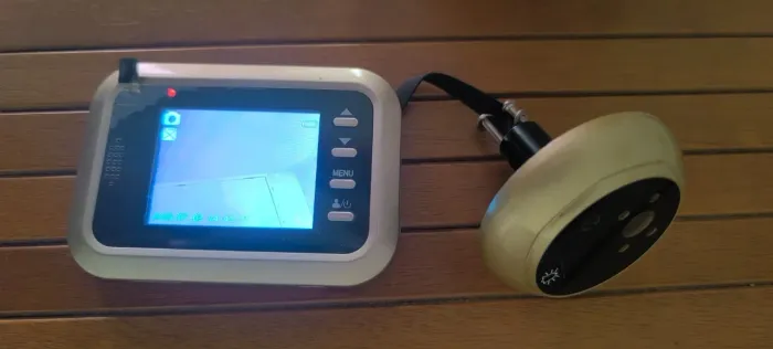 Visualizador de porta digital com câmera e campanhia recarregavel