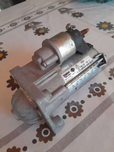 Vendo motor de partida de carro