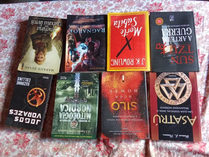 Livros cada custa 20 reais 