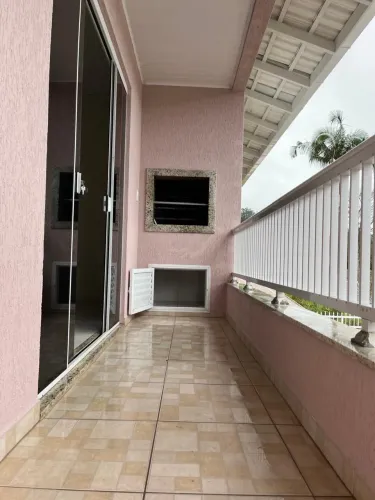 Apt 2 dormitórios na Praia do Estaleirinho