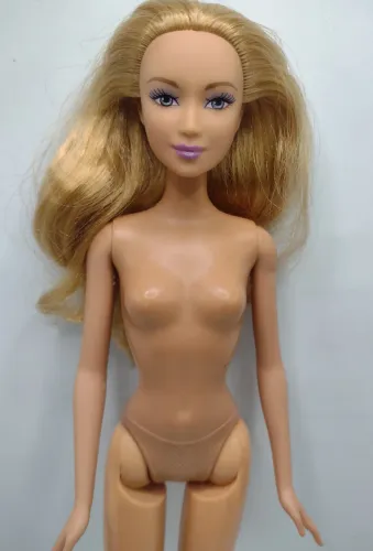Barbie Dama da Ilha Loira - DETALHES