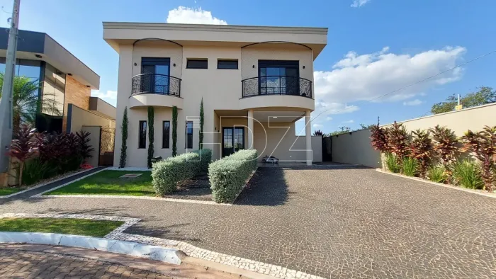 Casa à venda e aluguel 5 suítes, Araraquara/SP