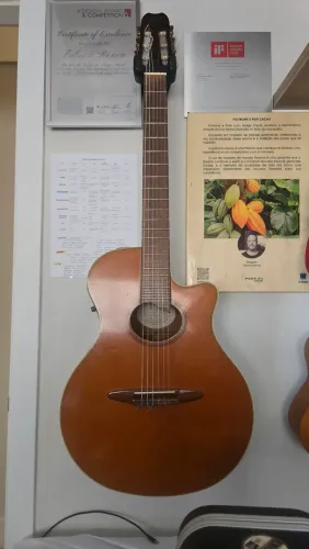 Violão Nylon Yamaha - lendário APX 6NA