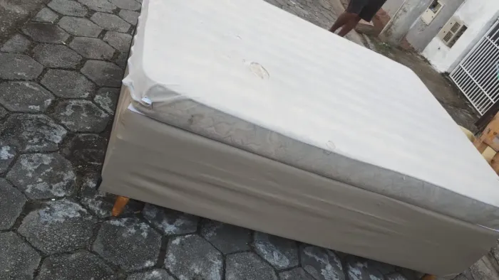 Cama com colchão ótimo estado Martin de Sá caraguatatuba