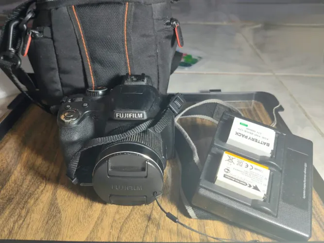 Fujifilm FinePix SL300