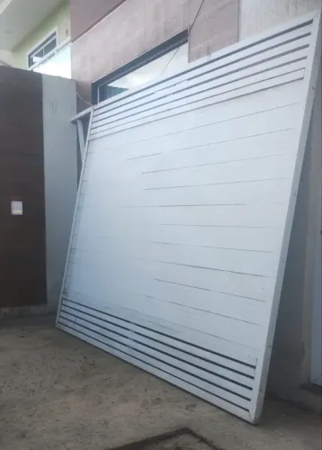 Vendo Portão de Alumínio