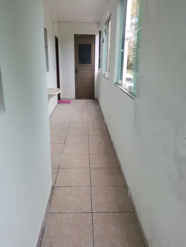 Aluga-se casa 2 cômodos