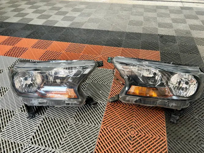 Par. Farol Ford Ranger 2018