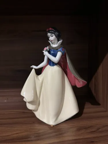 Escultura porcelana lladró branca de neve Disney