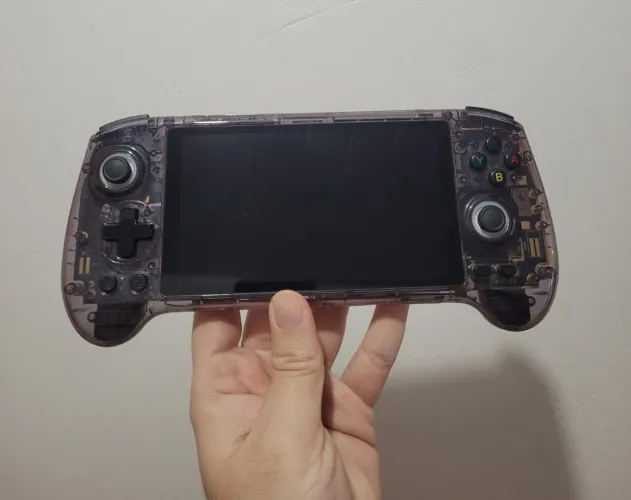 Anbernic rg557 pro (12/256) + case (impecável, sem detalhes)