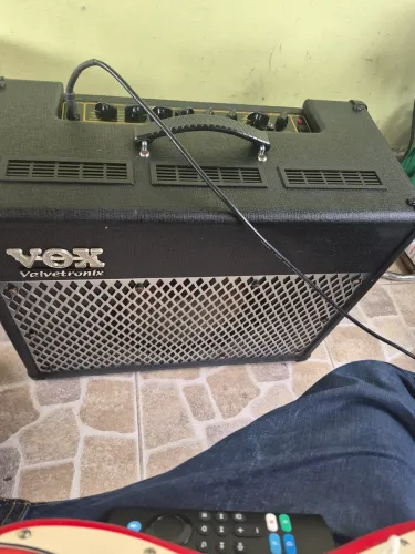 Amplificador de Guitarra Vox AD 50 VT