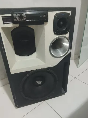 Vende-se caixa de som bob