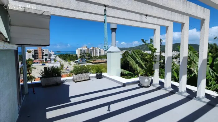 Casa para Venda em Governador Celso Ramos, Palmas, 3 dormitórios, 2 suítes, 4 banheiros, 2