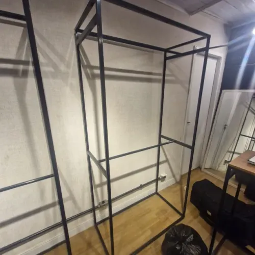 Arara Expositora para Loja de Roupas