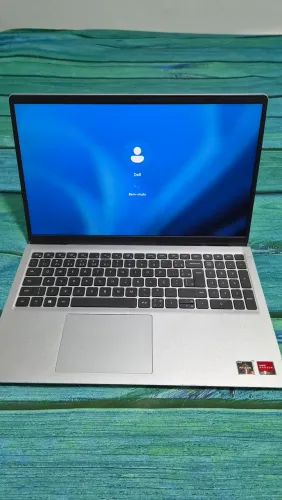 Notebook Dell Inspiron 3515 Ryzen 5 8GB 256GB 15 FHD Win11