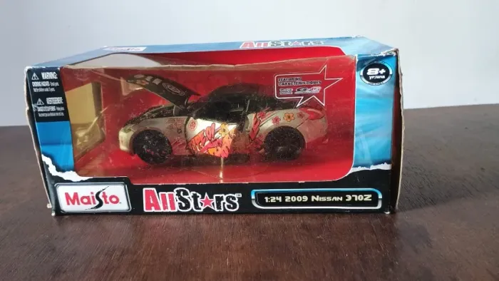 Nissan Maisto 1:24 Especial