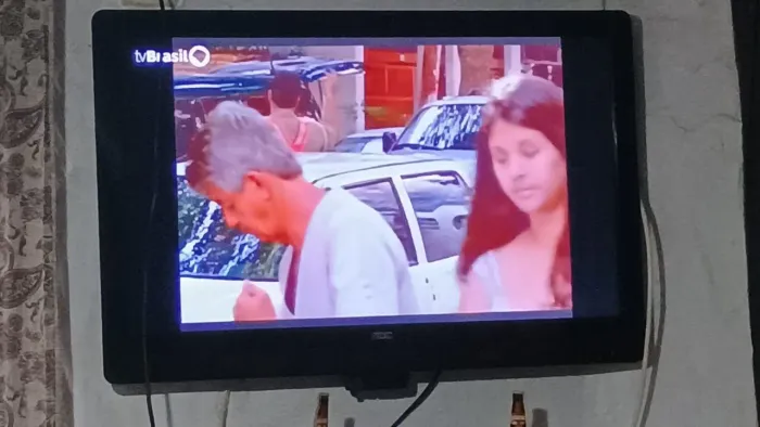 Vendo duas TVs 