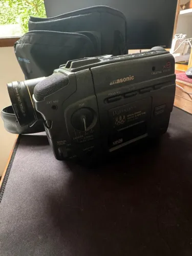Filmadora Vintage Panasonic Palmcorder PV-22D (VHS-C) + Bolsa e Acessórios