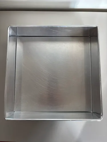 Forma quadrada 25x25 fundo removível 