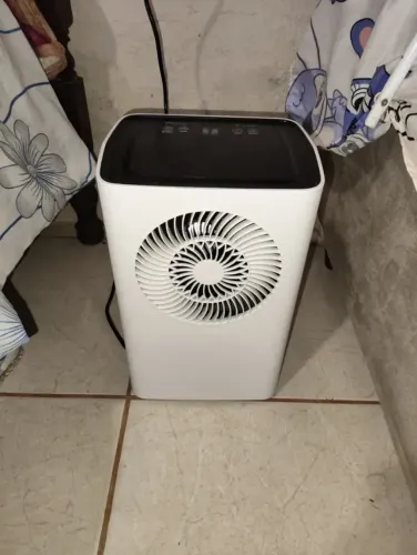 DESUMIDIFICADOR COM COMPRESSOR - Retira 6 Litros por dia - SEMINOVO Impecável 