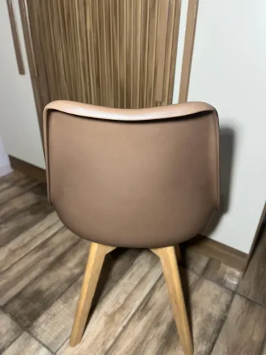 Cadeiras Estofadas Modernas com Pés de Madeira - Excelente Estado
