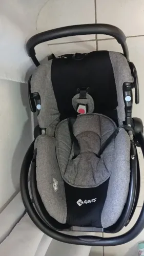 Bebe conforto para carro.